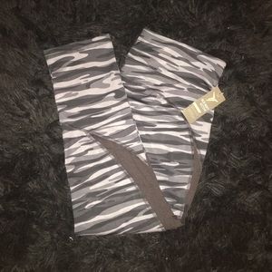 New Old Navy Capri Compression Pants